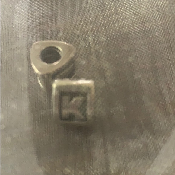 ISO .. the letter L ... pandora charm - Picture 2 of 2